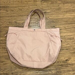 Lu Lu Lemon Athletica Daily Pocket Tote Bag 20L